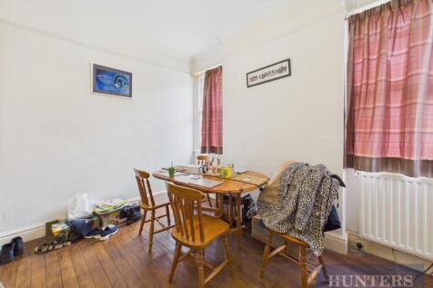 CAM05316G0-PR0162-STILL009.jpg