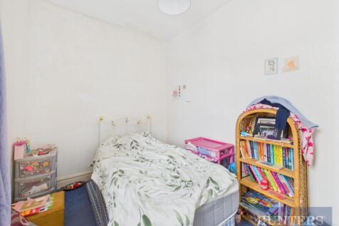 CAM05316G0-PR0162-STILL004.jpg