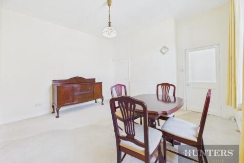 CAM05316G0-PR0147-STILL018.jpg