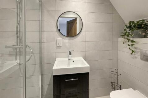 ensuite.JPG