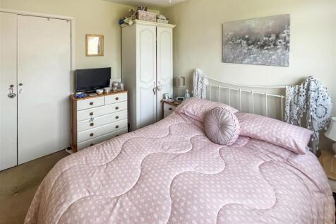 bed 2.JPG