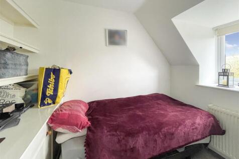 Bed 3.JPG