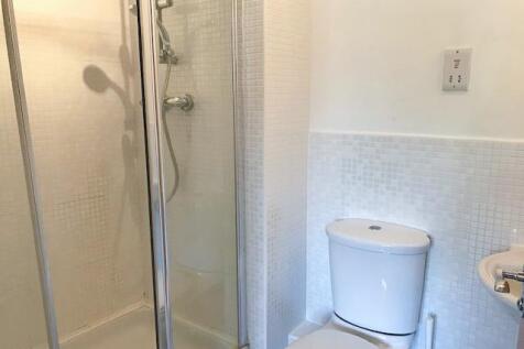 coachmans ensuite.jpg
