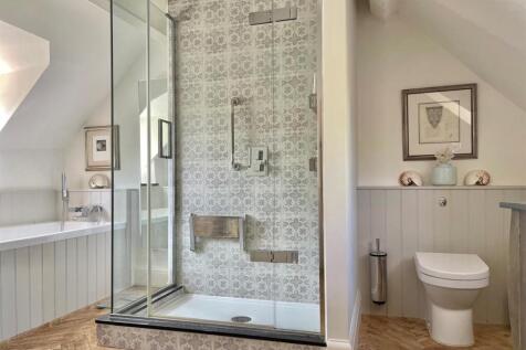 ensuite.jpg