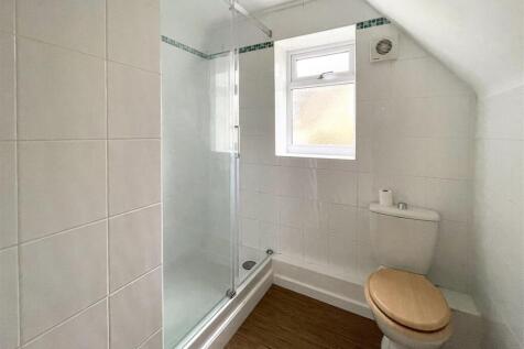 ensuite.JPG