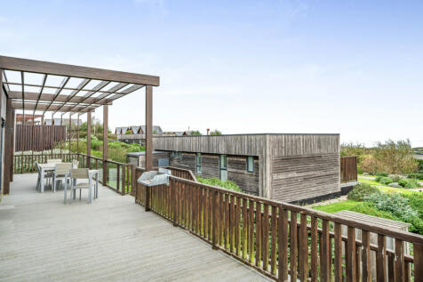Deck With Pergola