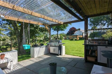Outdoor Kitchen