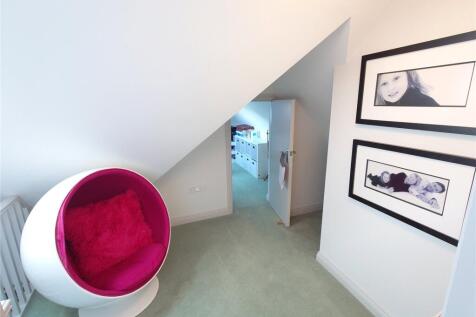 2nd Floor Landing