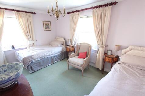 Rear Bedroom