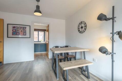 Living/dining room