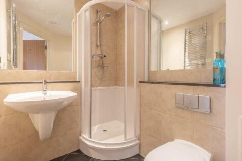 Main bathroom