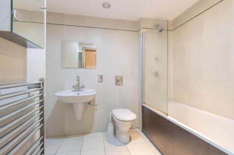 Main bathroom