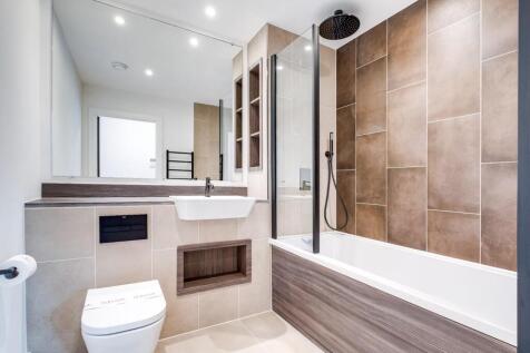 Main bathroom