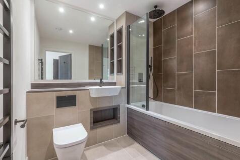 Main bathroom