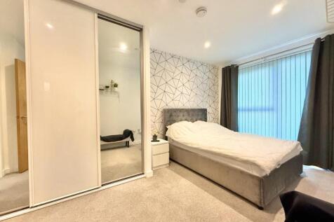 Master bedroom &amp; En-Suite