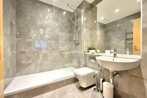 Master bedroom &amp; En-Suite