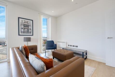 Living Area/Dining Area