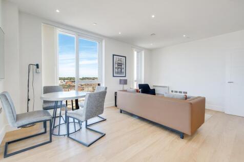 Living Area/Dining Area