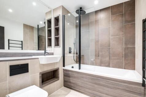 Main bathroom