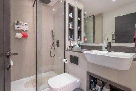 En-suite bathroom