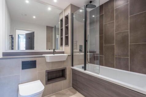 Main bathroom
