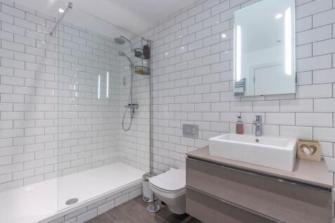 Main bathroom