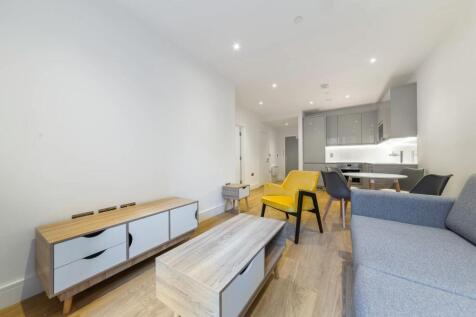 Living Area/Dining Area