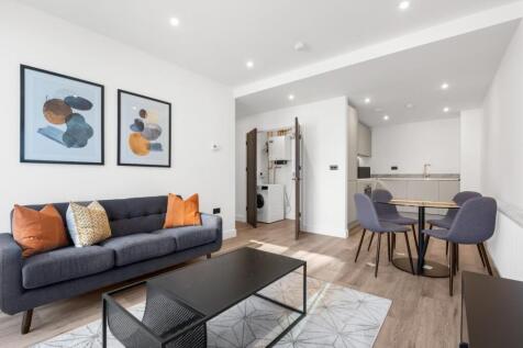 Lounge/Dining Area