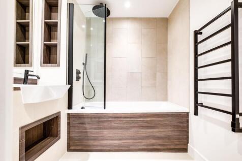 Main bathroom