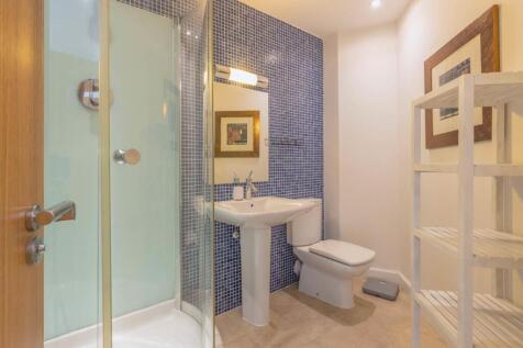 Enuite bathroom