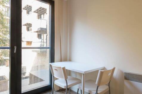 Living Area/ Dining Area