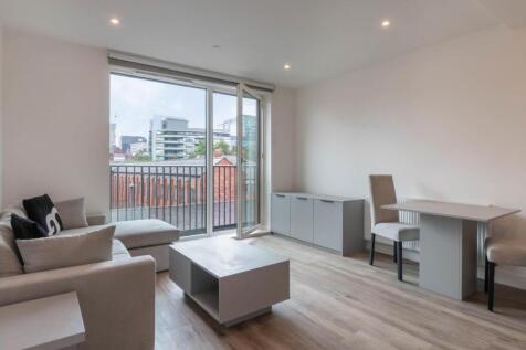 Lounge/Dining Area