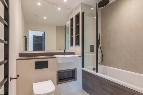 Main bathroom