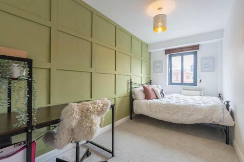 Second bedroom