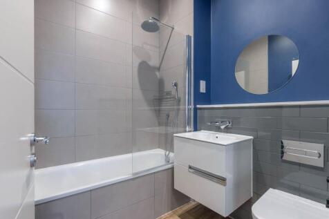 Main bathroom