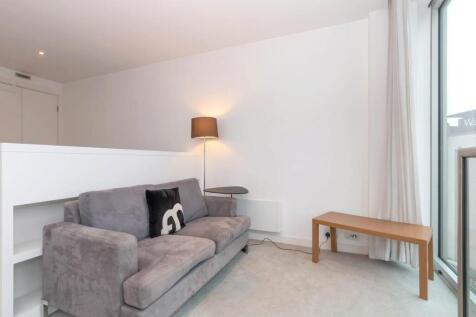 Living/ Sleeping Area