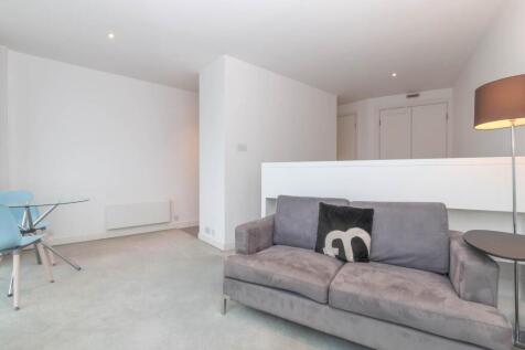 Living/ Sleeping Area