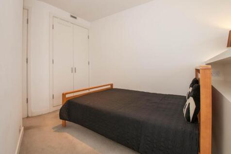 Living/ Sleeping Area