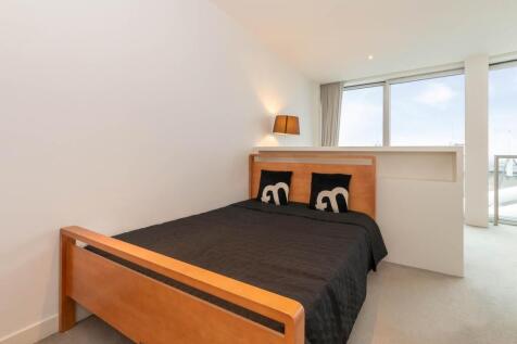 Living/ Sleeping Area