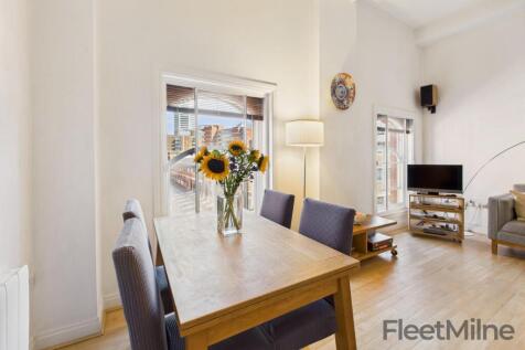 Living/dining room