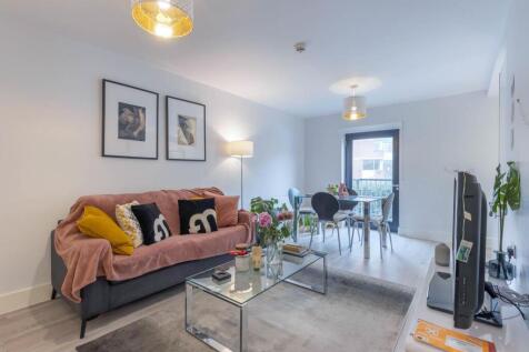 Living/Dining Area