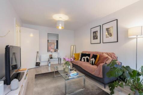 Living/Dining Area