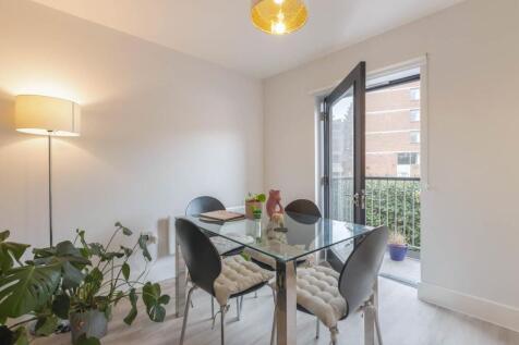 Living/Dining Area