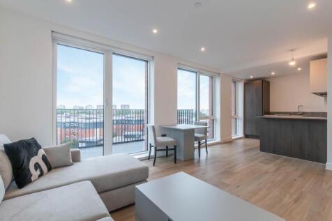 Lounge/Dining Area