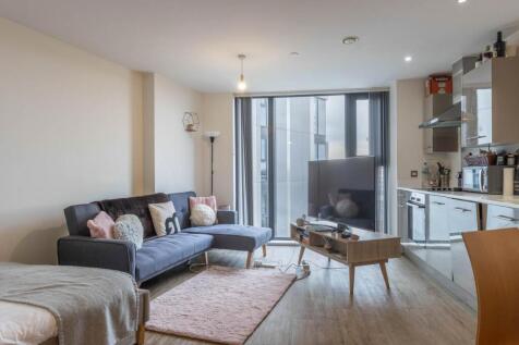 Living/Sleeping Area