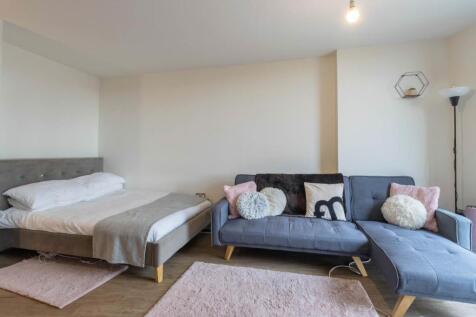 Living/Sleeping Area