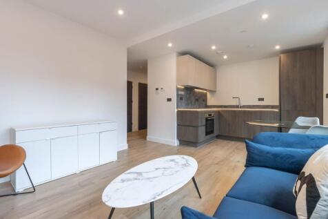 Lounge/Dining Area