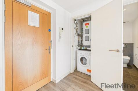 CAM04864G0-PR0109-STILL008.jpg