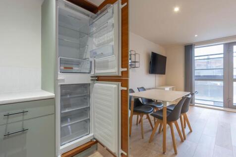 Kitchen/Dining Area