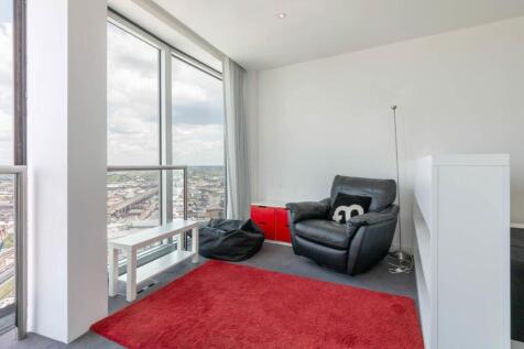 Living/ Sleeping Area